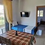 Homestay Olivia Grove *