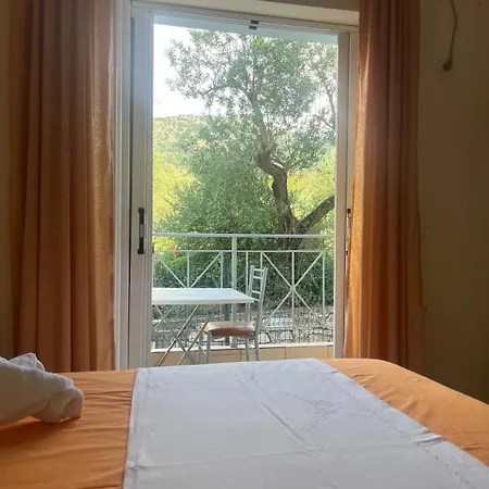 Homestay Olivia Grove *