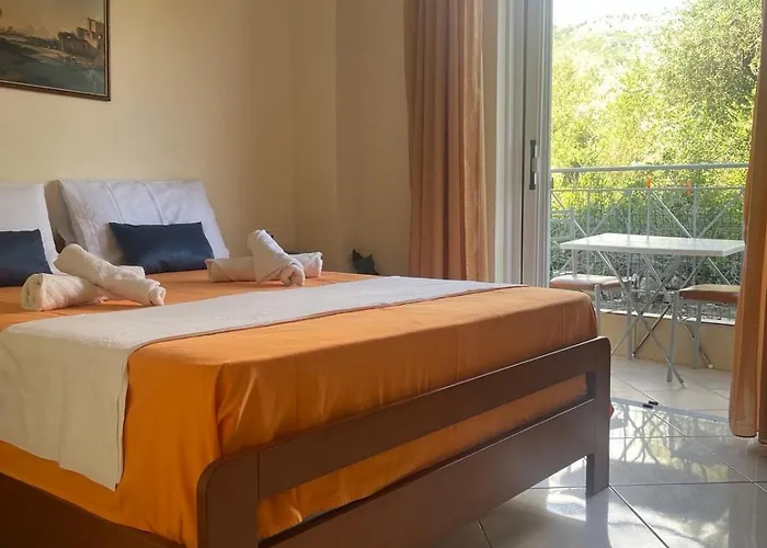 Olivia Grove * Himara